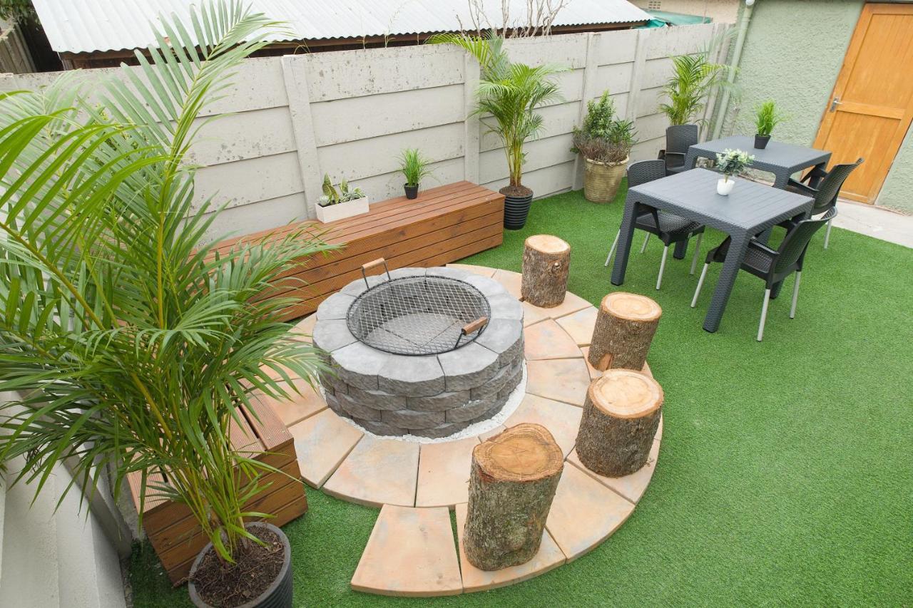 Peace Love And Joy Self Catering Units Port Elizabeth Esterno foto