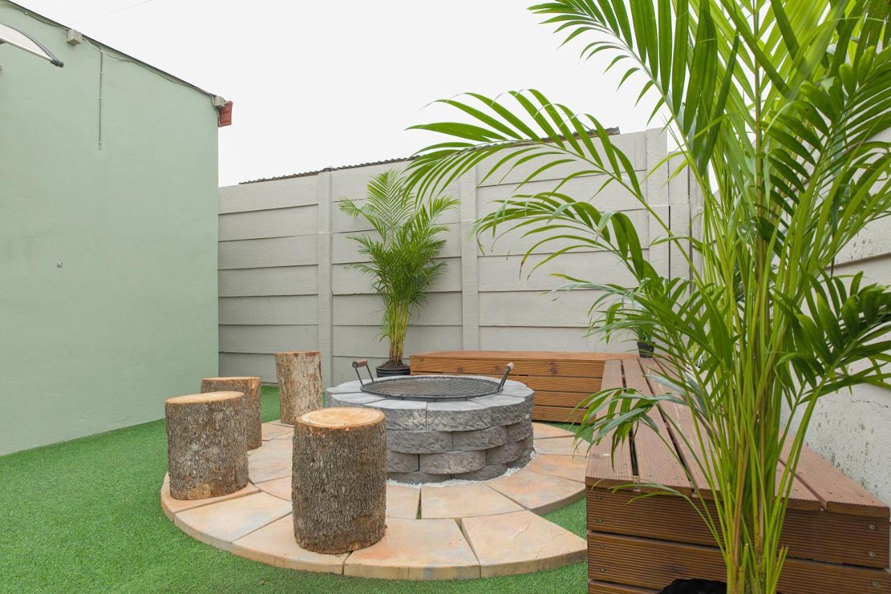 Peace Love And Joy Self Catering Units Port Elizabeth Esterno foto