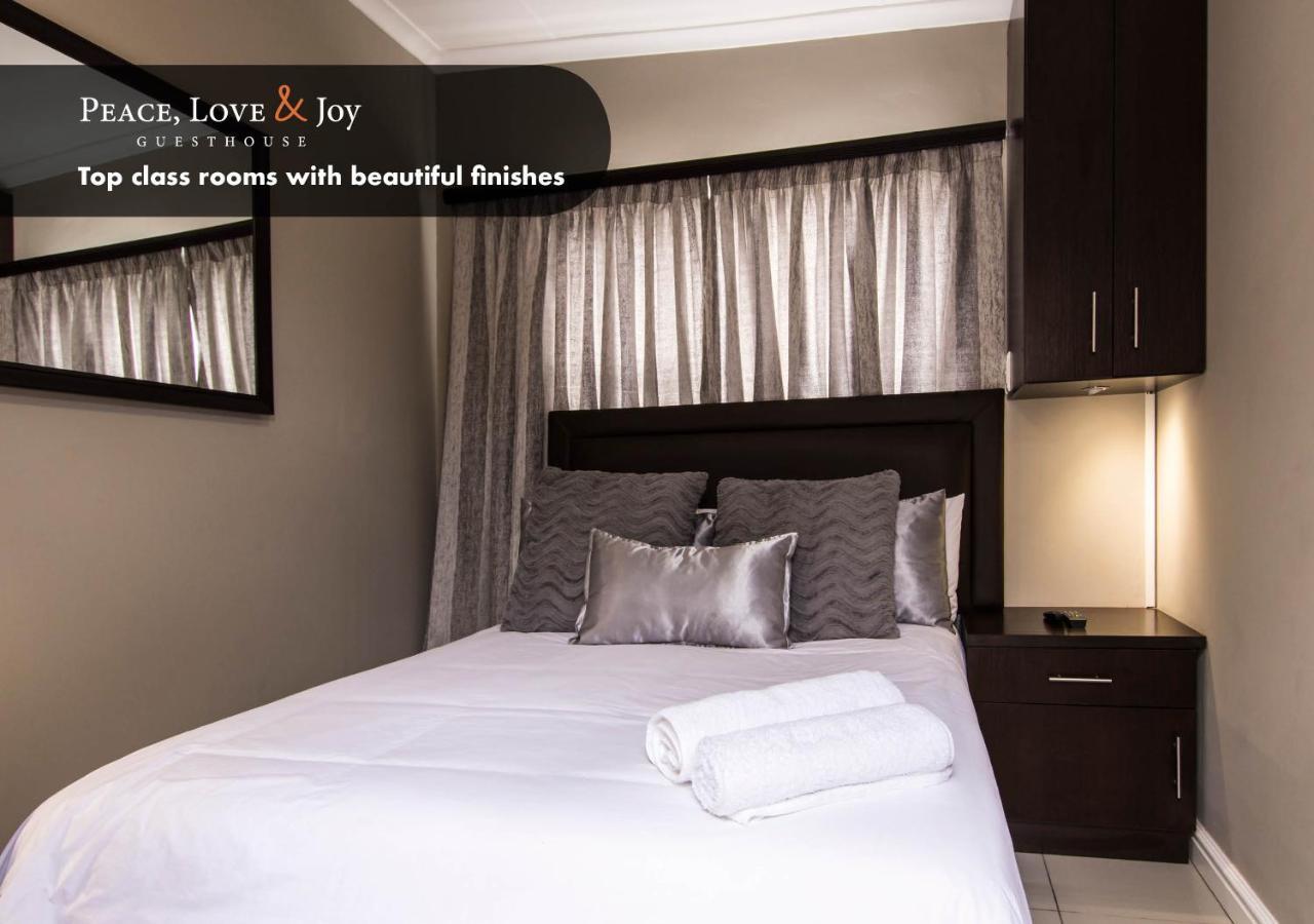 Hotel Peace Love And Joy Self Catering Units Port Elizabeth Esterno foto