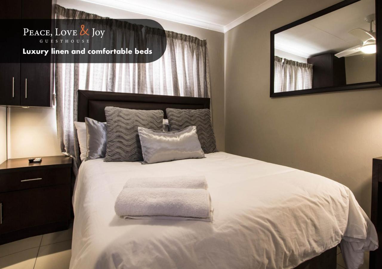 Hotel Peace Love And Joy Self Catering Units Port Elizabeth Esterno foto