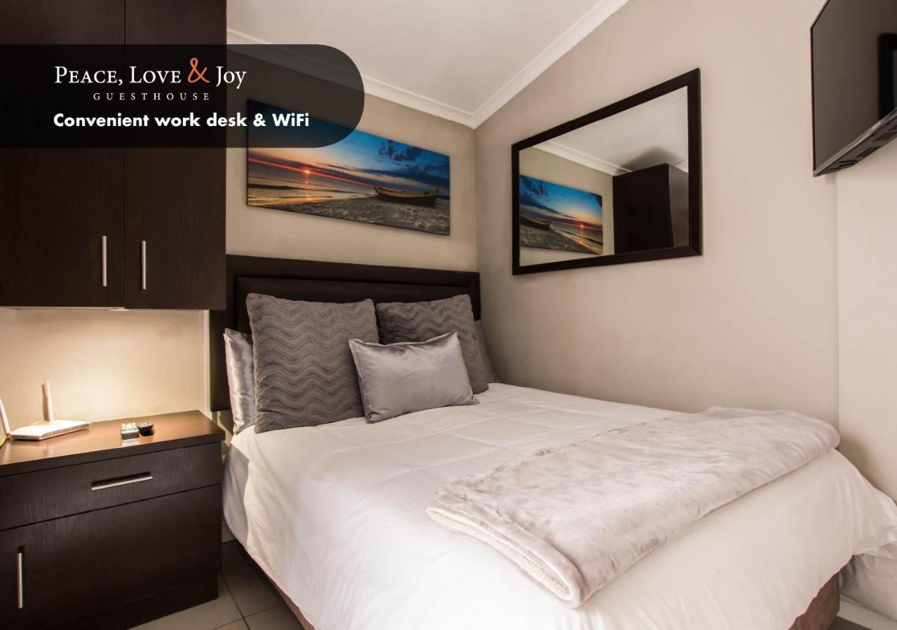 Hotel Peace Love And Joy Self Catering Units Port Elizabeth Esterno foto